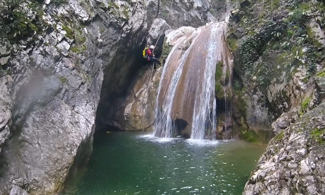 Planfae canyon, full day intermediate canyoning tour of Alpes maritimes in nature