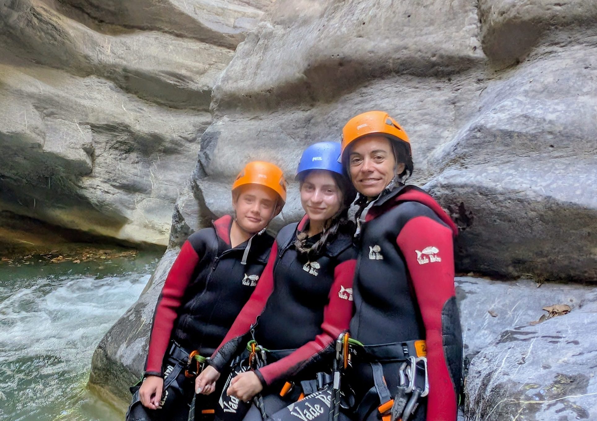 Family outing in the easy canyon of Cramassouri on the French Riviera
