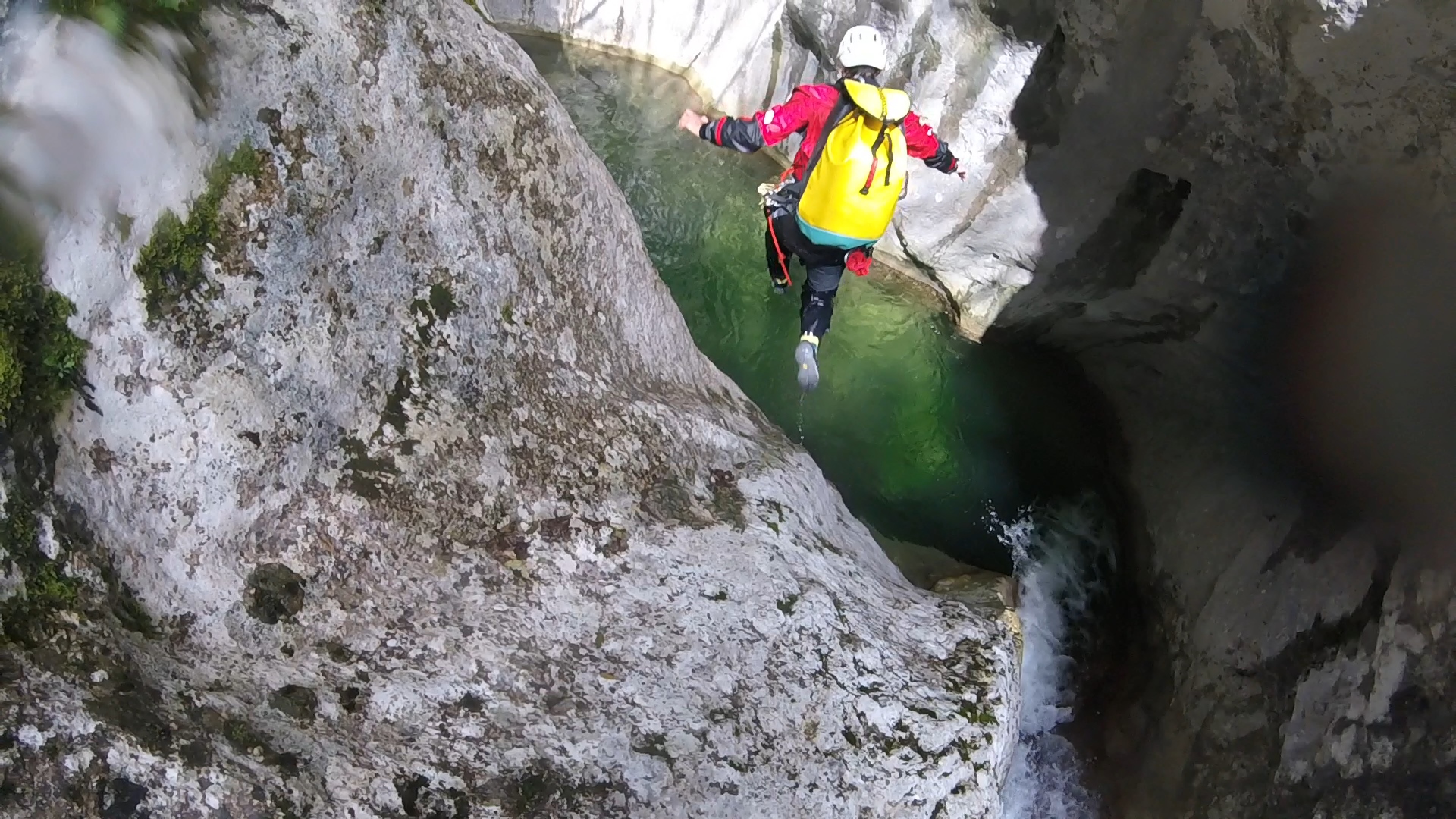 Jump-Planfae canyoning Nice